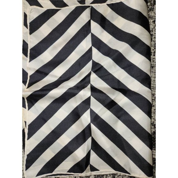 Vintage Echo White and Black Striped chevron  Hand Turned Hem Neck Scarf 1980 - Picture 3 of 5